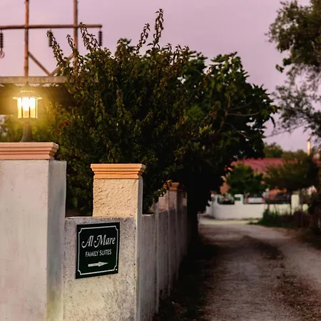 Al Mare Family Mólos
