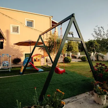 Al Mare Family Apartamento Mólos