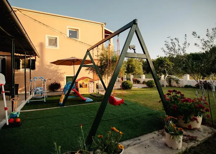 Al Mare Family شقة Mólos